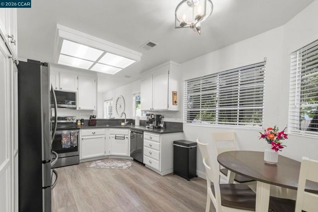 1002 Pinehurst Ct, Concord, CA 94521