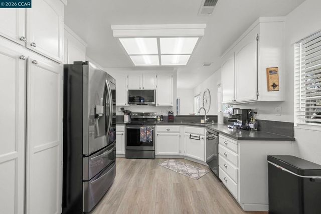 1002 Pinehurst Ct, Concord, CA 94521
