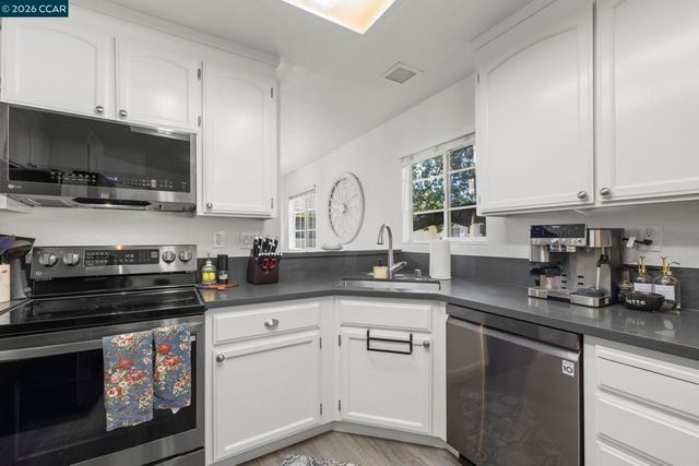 1002 Pinehurst Ct, Concord, CA 94521