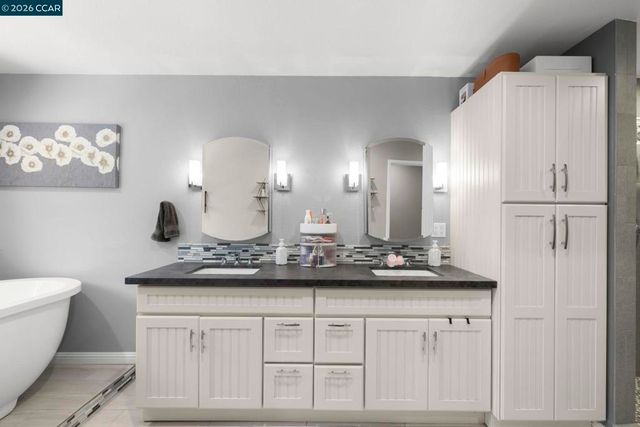 1002 Pinehurst Ct, Concord, CA 94521