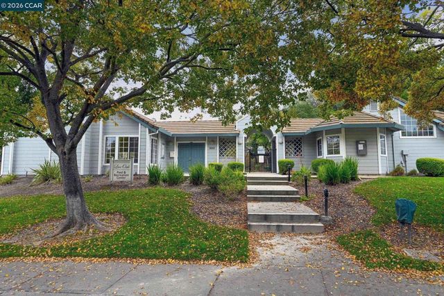 1002 Pinehurst Ct, Concord, CA 94521
