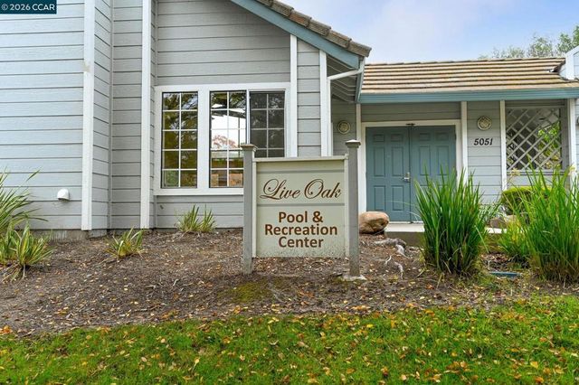 1002 Pinehurst Ct, Concord, CA 94521