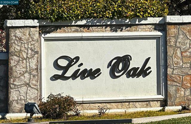 1002 Pinehurst Ct, Concord, CA 94521