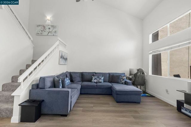 1002 Pinehurst Ct, Concord, CA 94521