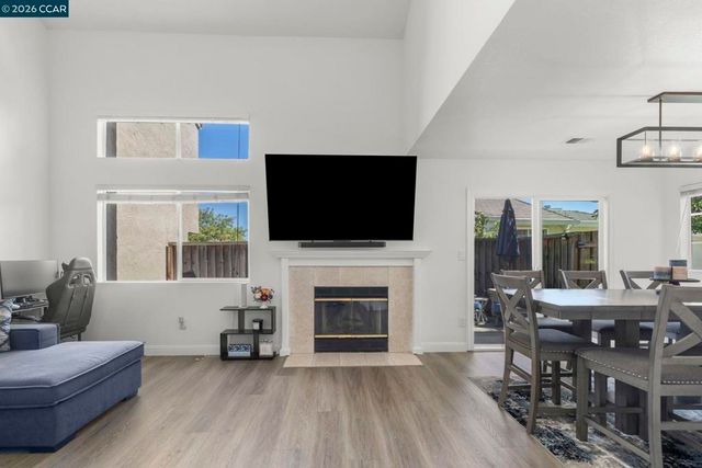 1002 Pinehurst Ct, Concord, CA 94521