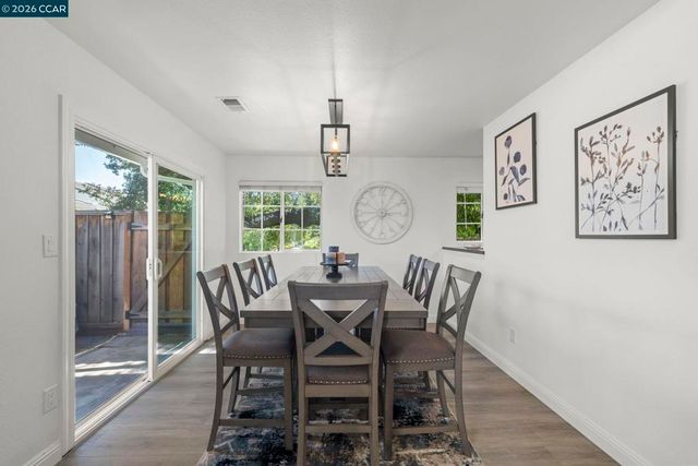 1002 Pinehurst Ct, Concord, CA 94521