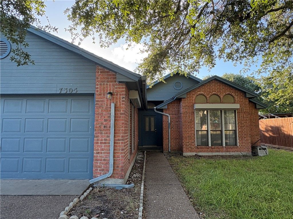 7305 Twilight Ridge Dr, Corpus Christi, TX 78413 — exterior
