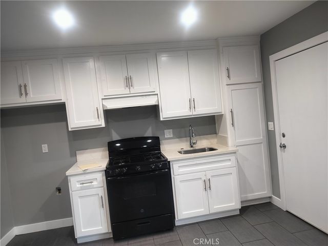 11226 S Broadway, Los Angeles, CA 90061
