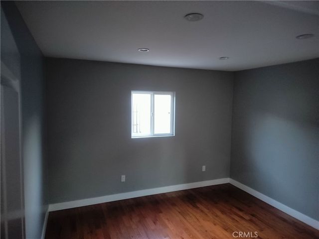 11226 S Broadway, Los Angeles, CA 90061