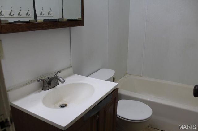 1416 Milton Road, Alton, IL 62002