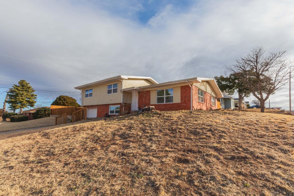 105 Smith Street, Borger, TX 79007