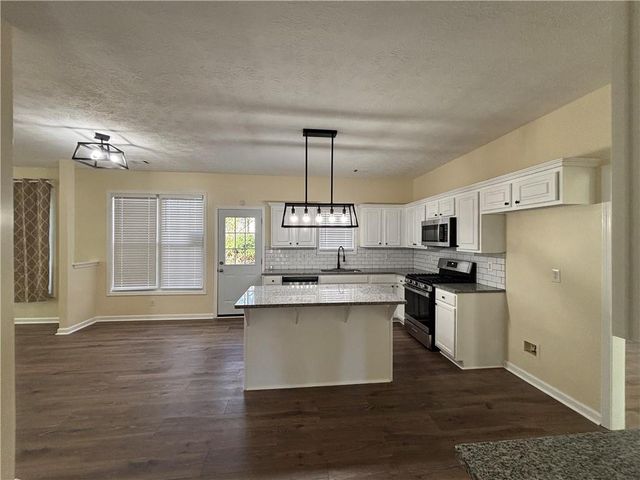 3819 Wheaton Court, Snellville, GA 30039