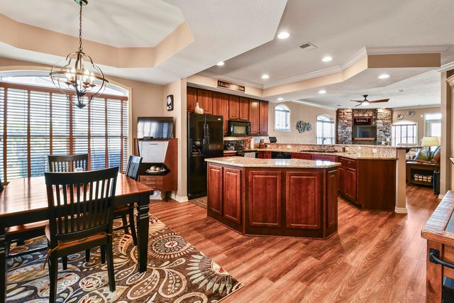 300 Glory Rd, Bldg 11, Unit 1, Branson, MO 65616