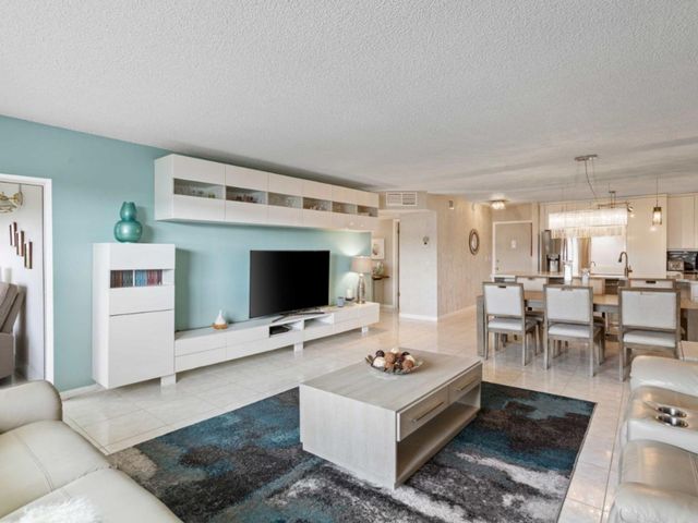 4750 NW 22nd Court 509, Lauderhill, FL 33313