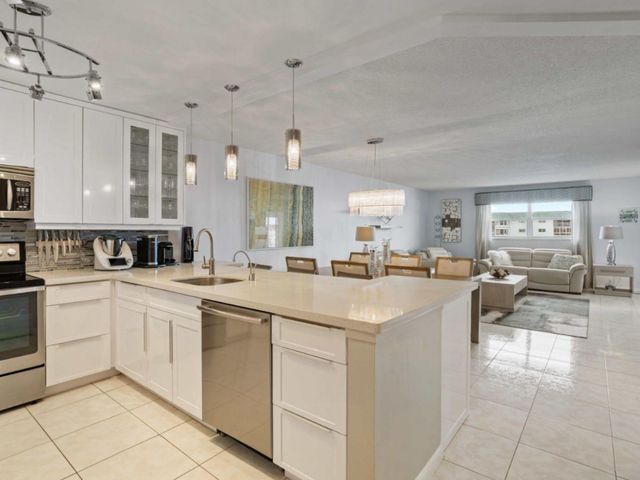 4750 NW 22nd Court 509, Lauderhill, FL 33313