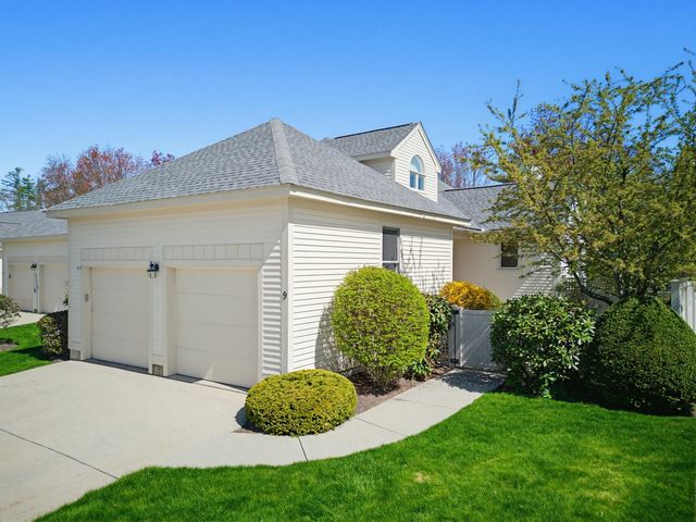 9 Pebble Beach Drive, Bedford, NH 03110