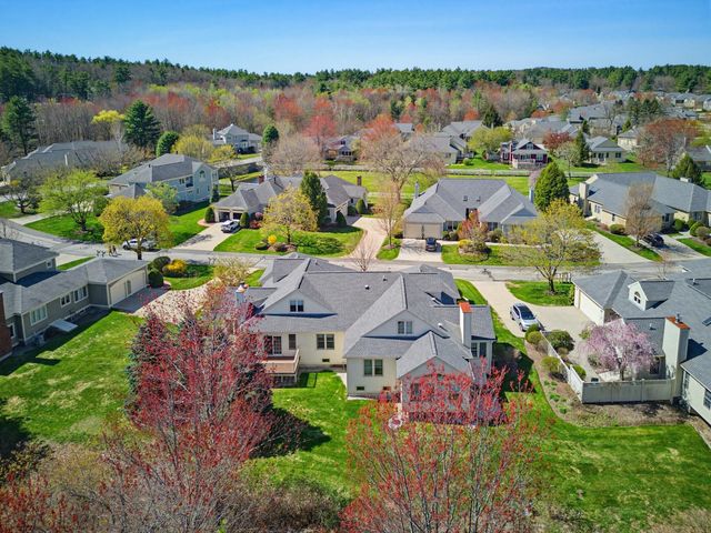 9 Pebble Beach Drive, Bedford, NH 03110
