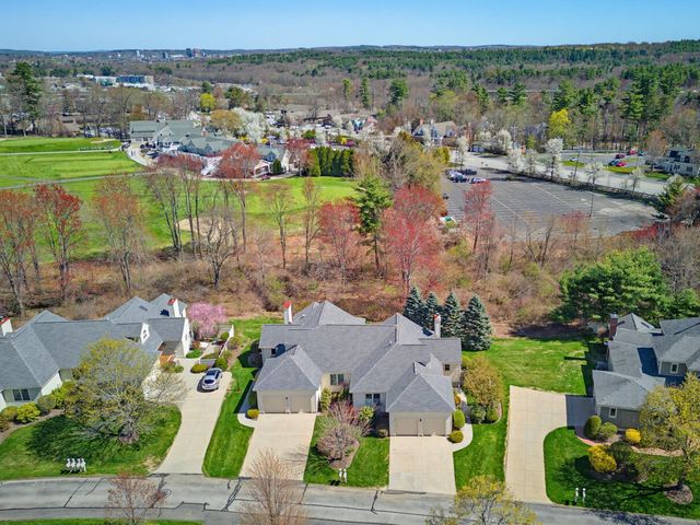 9 Pebble Beach Drive, Bedford, NH 03110