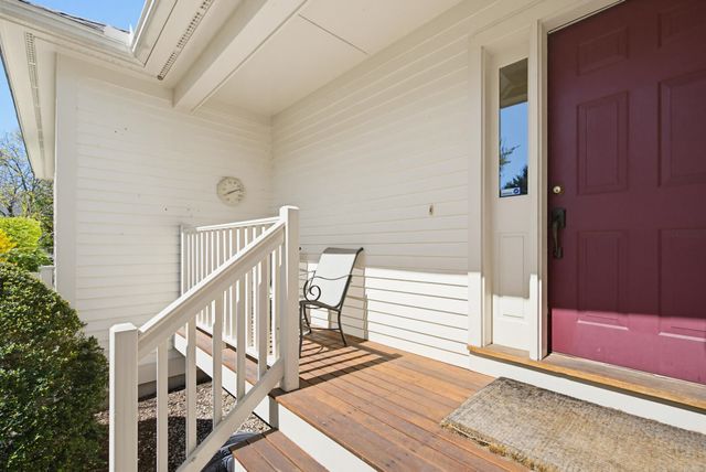 9 Pebble Beach Drive, Bedford, NH 03110