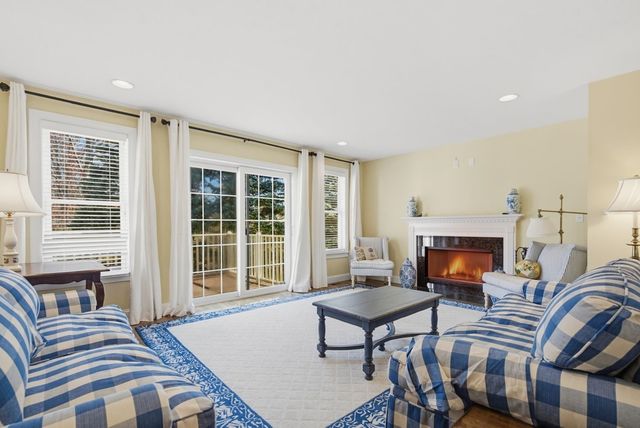 9 Pebble Beach Drive, Bedford, NH 03110