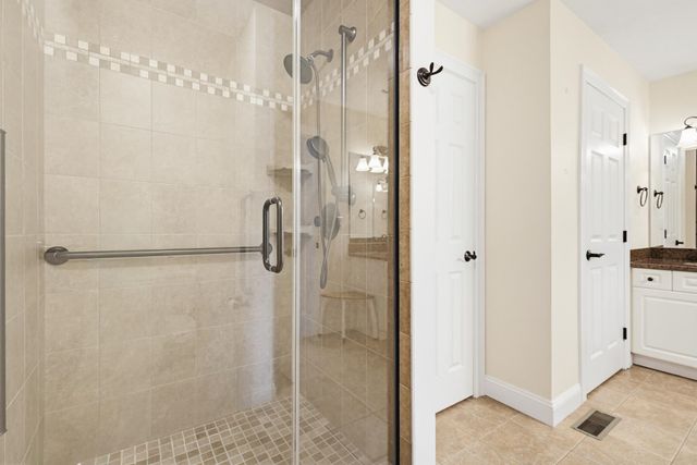 9 Pebble Beach Drive, Bedford, NH 03110