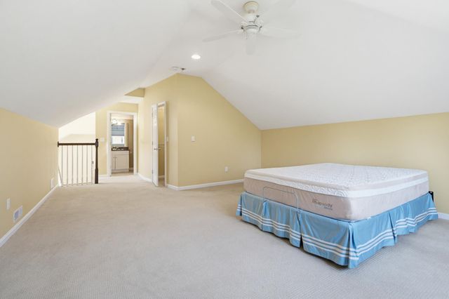 9 Pebble Beach Drive, Bedford, NH 03110
