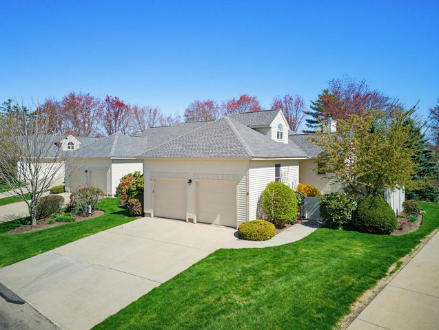 9 Pebble Beach Drive, Bedford, NH 03110