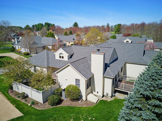 9 Pebble Beach Drive, Bedford, NH 03110