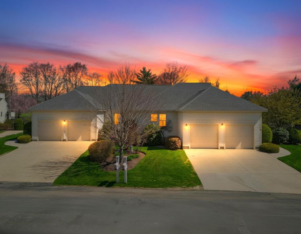 9 Pebble Beach Drive, Bedford, NH 03110