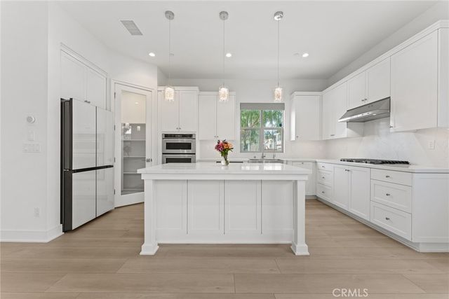 108 Yellow Iris, Irvine, CA 92618