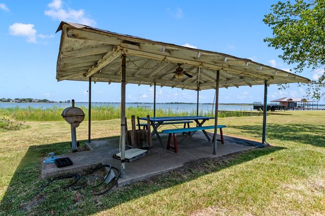 1237 Beachview, Seven Points, TX 75143