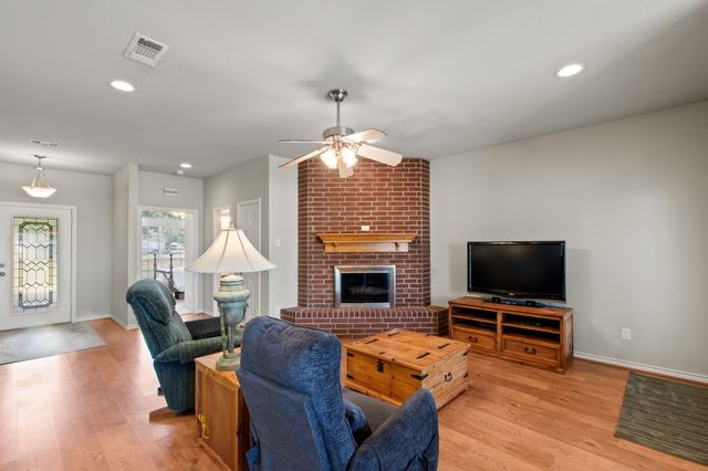 1237 Beachview, Seven Points, TX 75143