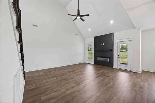 4992 Royal View Way, Clarksville, TN 37040