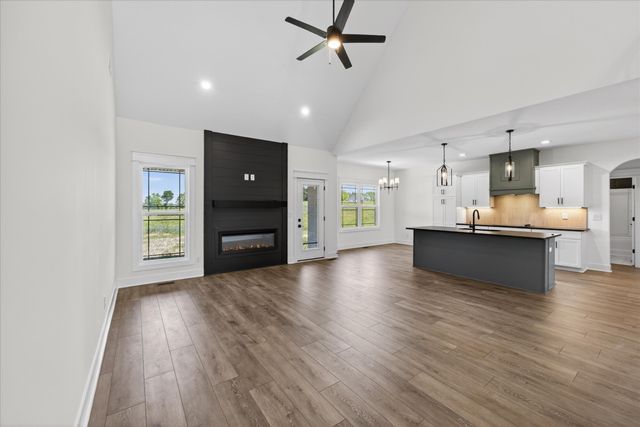 4992 Royal View Way, Clarksville, TN 37040