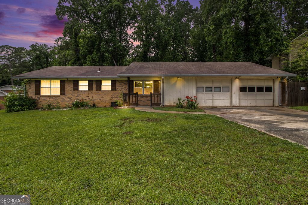 1239 SHARONTON Drive, Stone Mountain, GA 30083