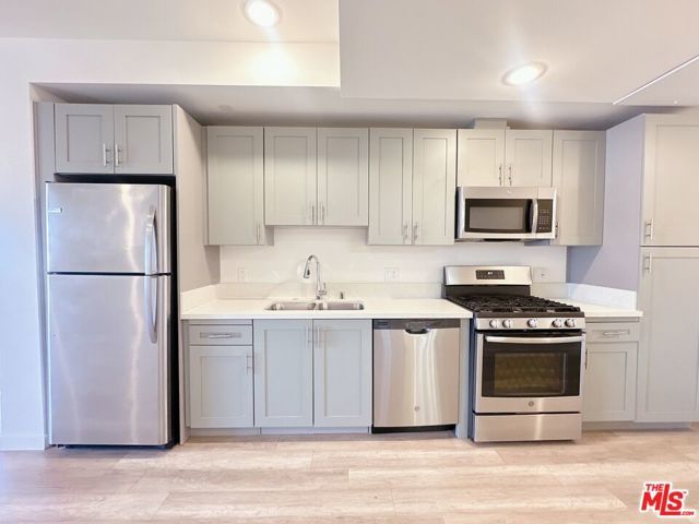 1025 S Berendo Street 504, Los Angeles, CA 90006