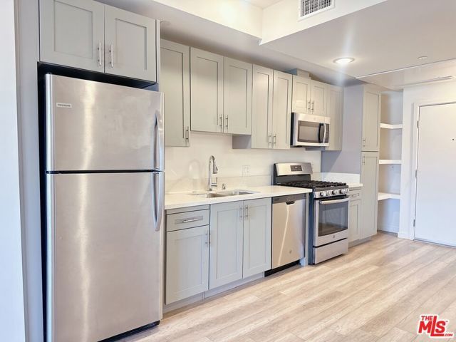 1025 S Berendo Street 504, Los Angeles, CA 90006