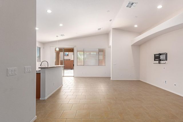 15273 W Edgemont Avenue, Goodyear, AZ 85395
