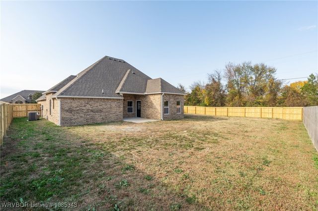 104 Stoneledge Drive, Lavaca, AR 72941