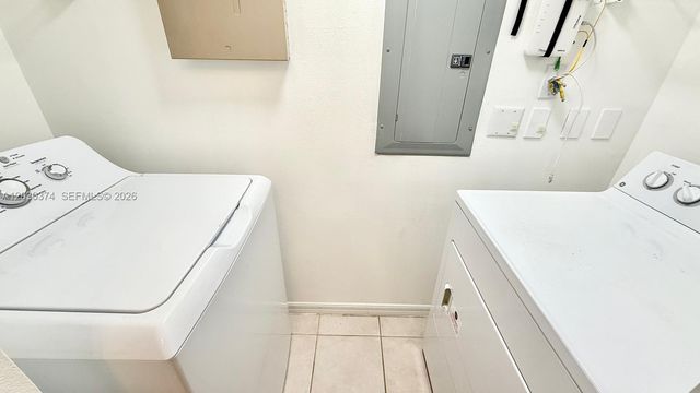 4220 San Marino Blvd 303, West Palm Beach, FL 33409
