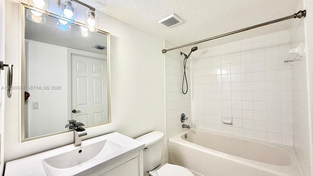4220 San Marino Blvd 303, West Palm Beach, FL 33409
