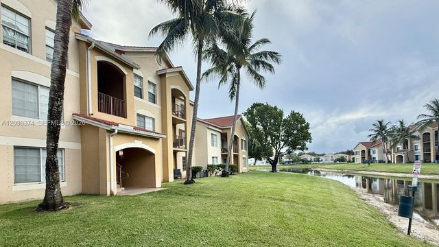 4220 San Marino Blvd 303, West Palm Beach, FL 33409