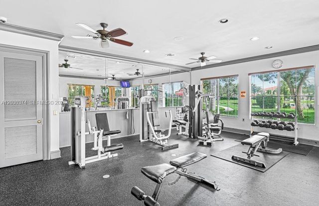 4220 San Marino Blvd 303, West Palm Beach, FL 33409