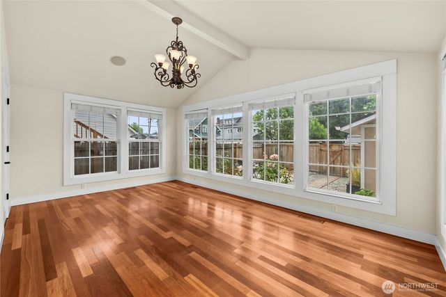 518 W Pioneer, Puyallup, WA 98371