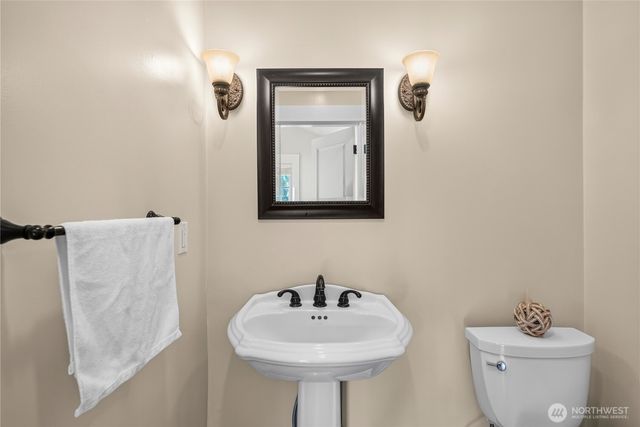 518 W Pioneer, Puyallup, WA 98371