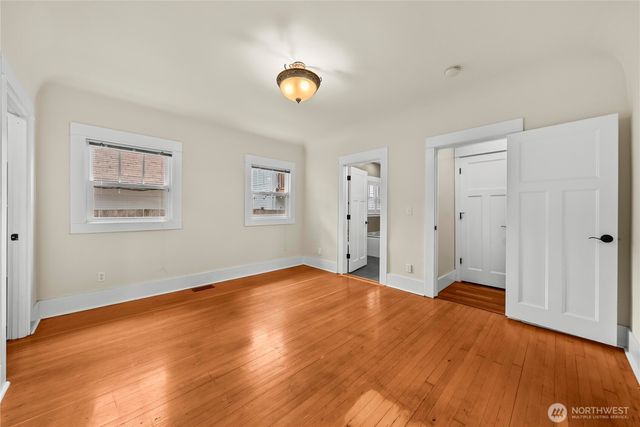 518 W Pioneer, Puyallup, WA 98371