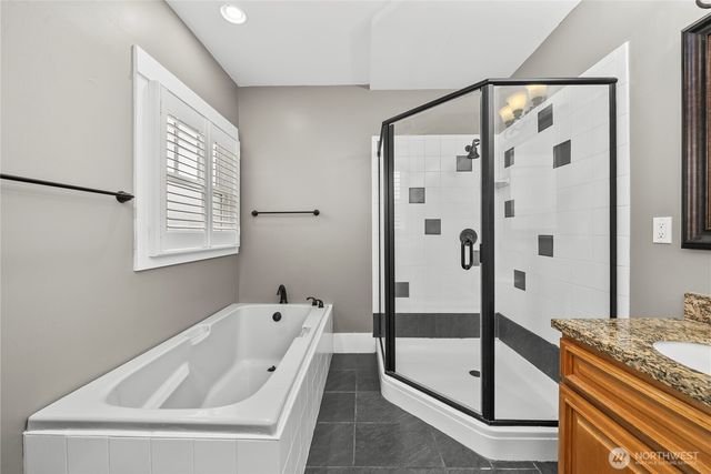 518 W Pioneer, Puyallup, WA 98371