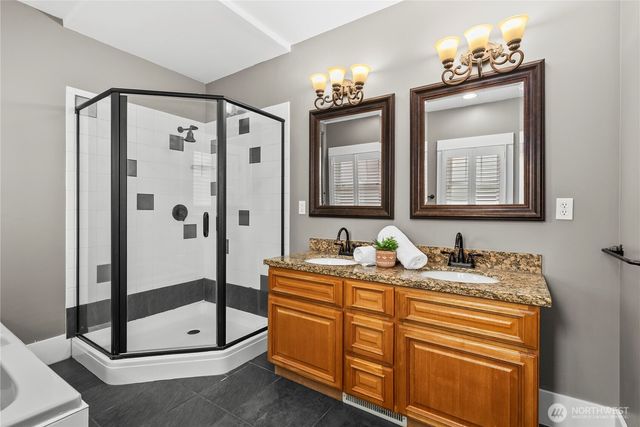 518 W Pioneer, Puyallup, WA 98371