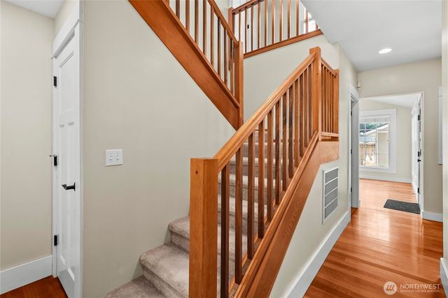 518 W Pioneer, Puyallup, WA 98371