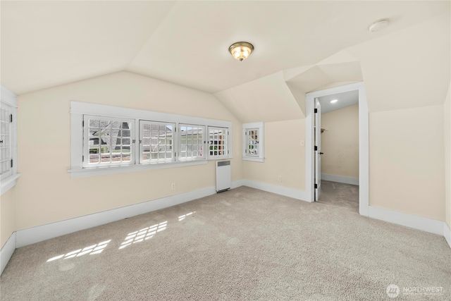 518 W Pioneer, Puyallup, WA 98371